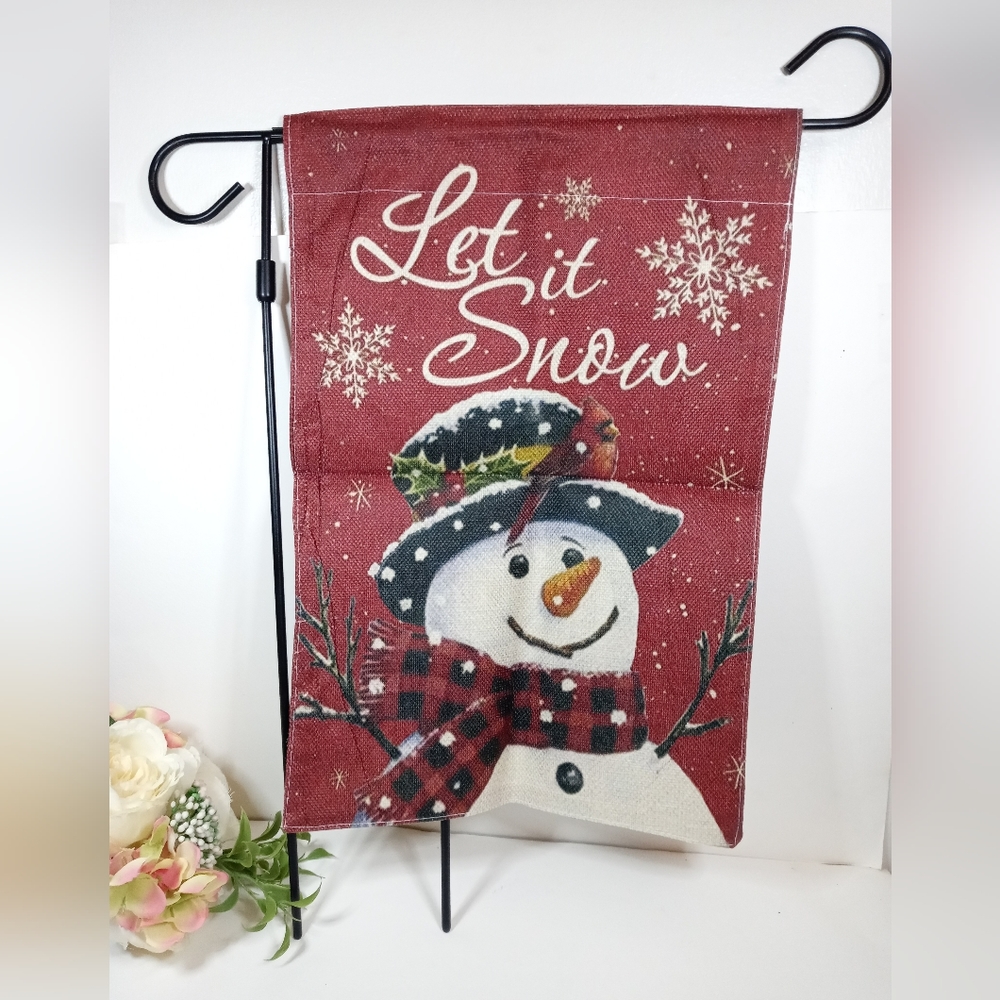 Merry Christmas Garden Flag. 12"x18" Snow Man Garden Flag Decoration